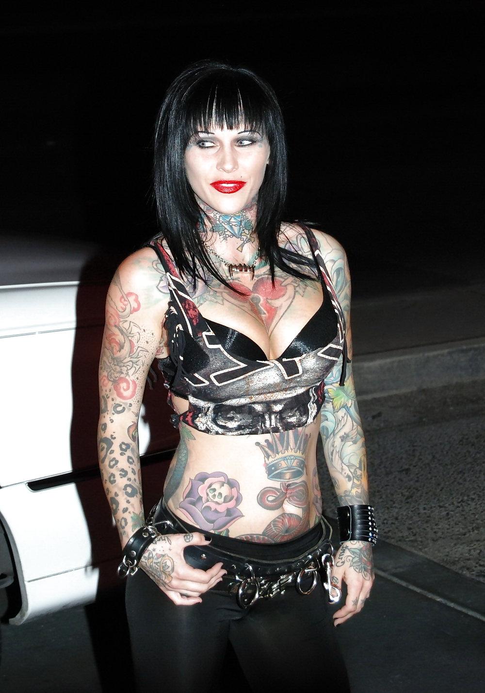 15P Michelle Bombshell McGee - Mistress Shows Tattoos - PunXXX