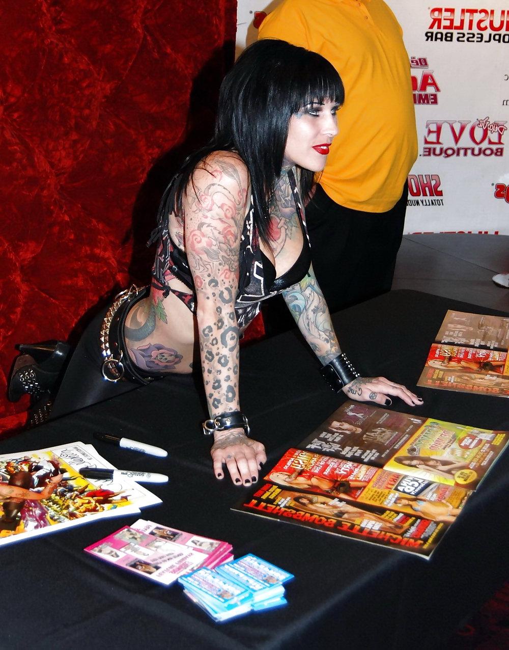 15P Michelle Bombshell McGee - Mistress Shows Tattoos - PunXXX