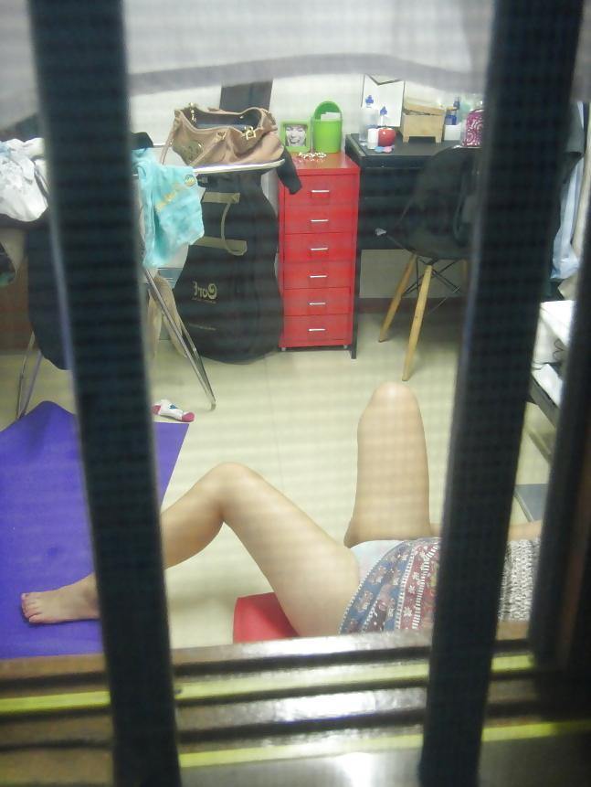25P Korean hidden cam voyeur