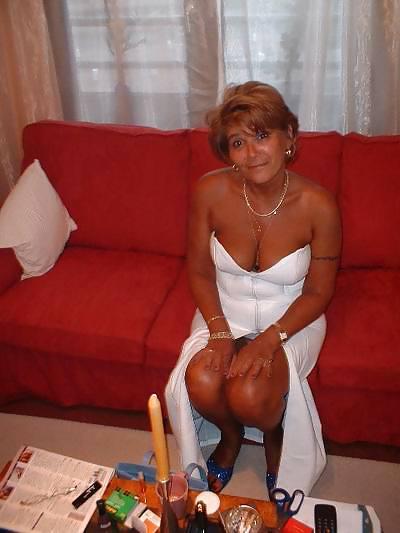 12P Bellinda a Dutch party slut