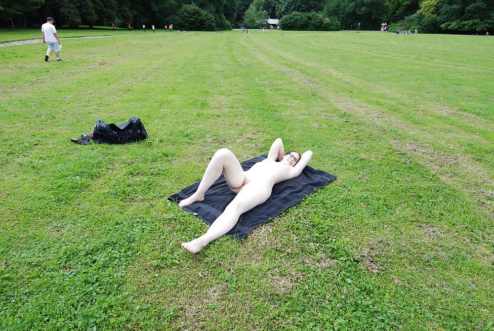 11P Girls in the Park, Girls im Park 