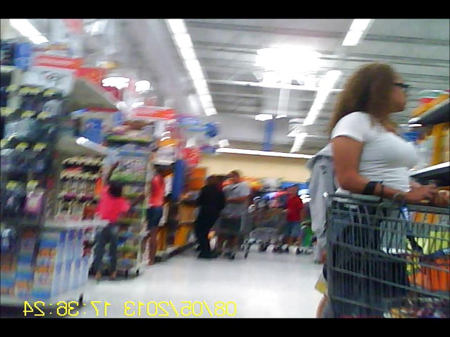 11P Latin MILF with Nice Rack