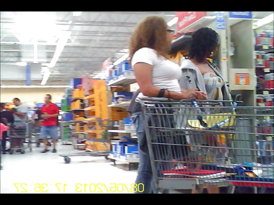 11P Latin MILF with Nice Rack
