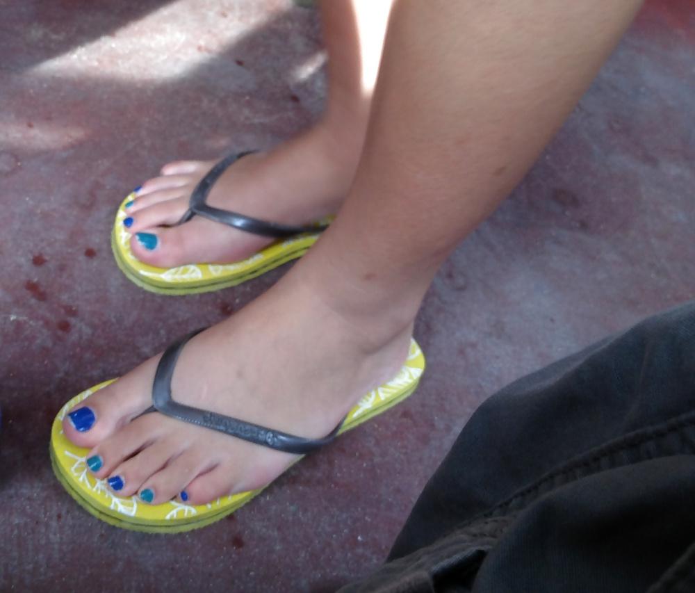 9P Foot perv on holiday
