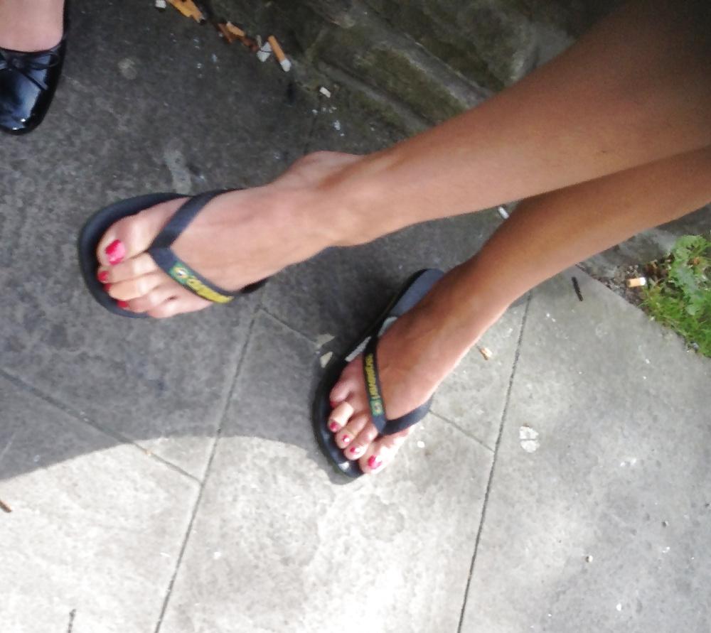 9P Foot perv on holiday