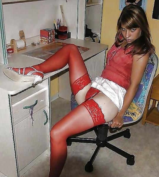 19P Amateurs in Red Stockings, Tights & Pantyhose