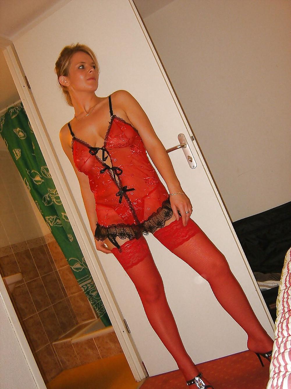 19P Amateurs in Red Stockings, Tights & Pantyhose