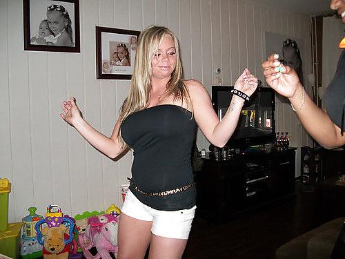 25P Gorgeous Dutch Chick Sam Facebook Pics