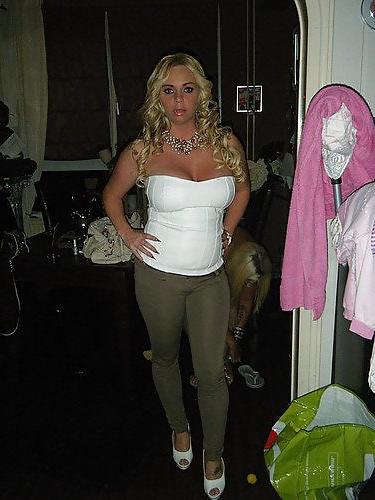 25P Gorgeous Dutch Chick Sam Facebook Pics