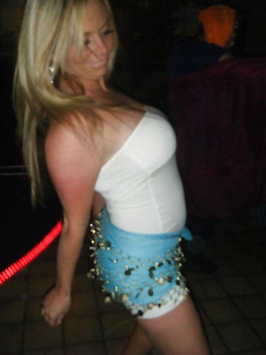 25P Gorgeous Dutch Chick Sam Facebook Pics
