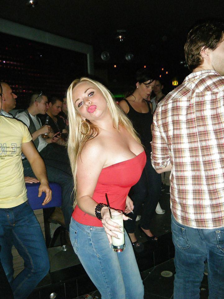25P Gorgeous Dutch Chick Sam Facebook Pics