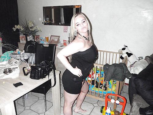 25P Gorgeous Dutch Chick Sam Facebook Pics