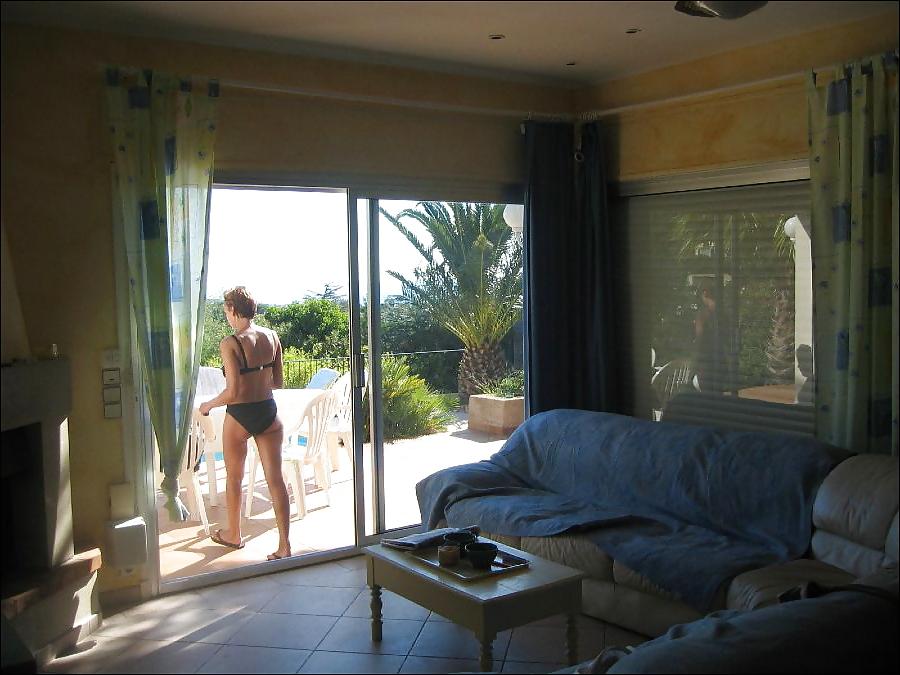 25P Mature Wife On Holiday