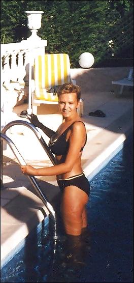 25P Mature Wife On Holiday