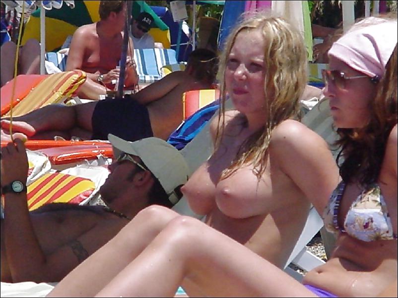 25P Amateurs having fun on the beach