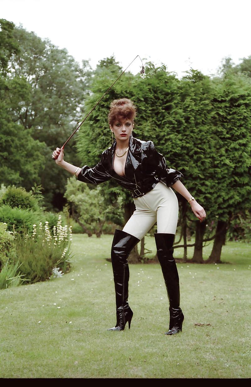 25P Mature Domme