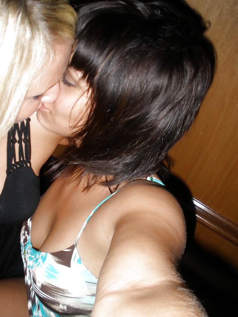 4P Cesi my lesbian friend parting