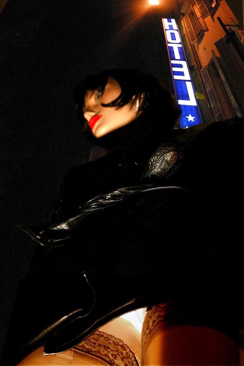 5P Doll place Pigalle