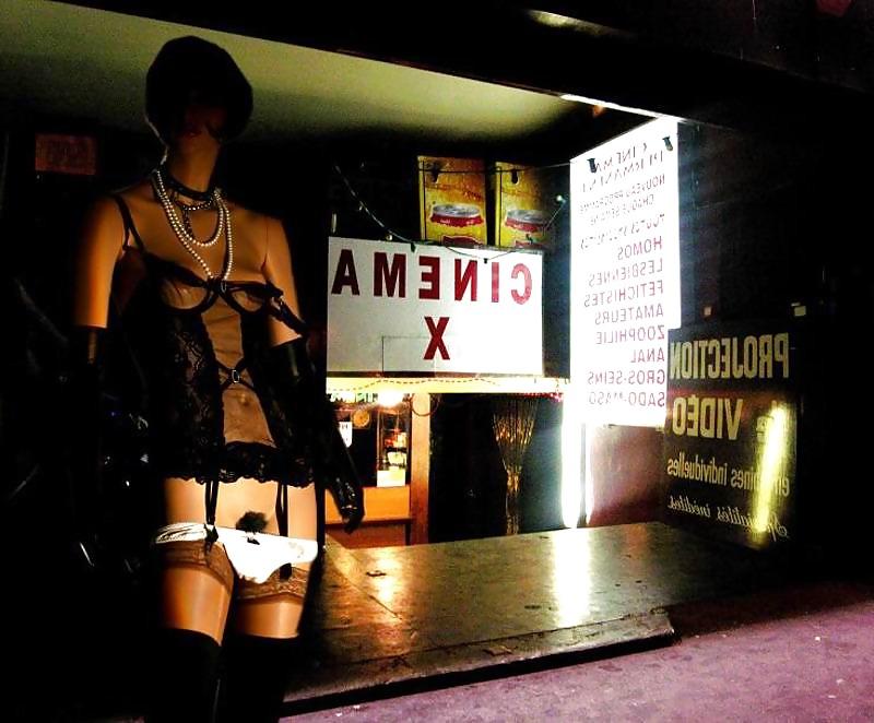 5P Doll place Pigalle