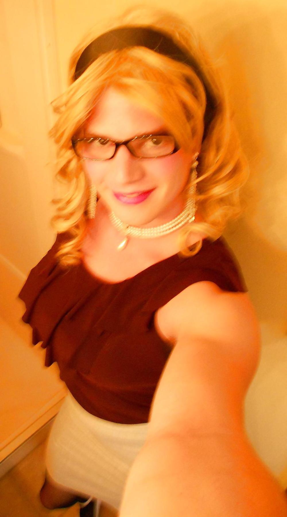 25P Sissy Vanessa Librarian