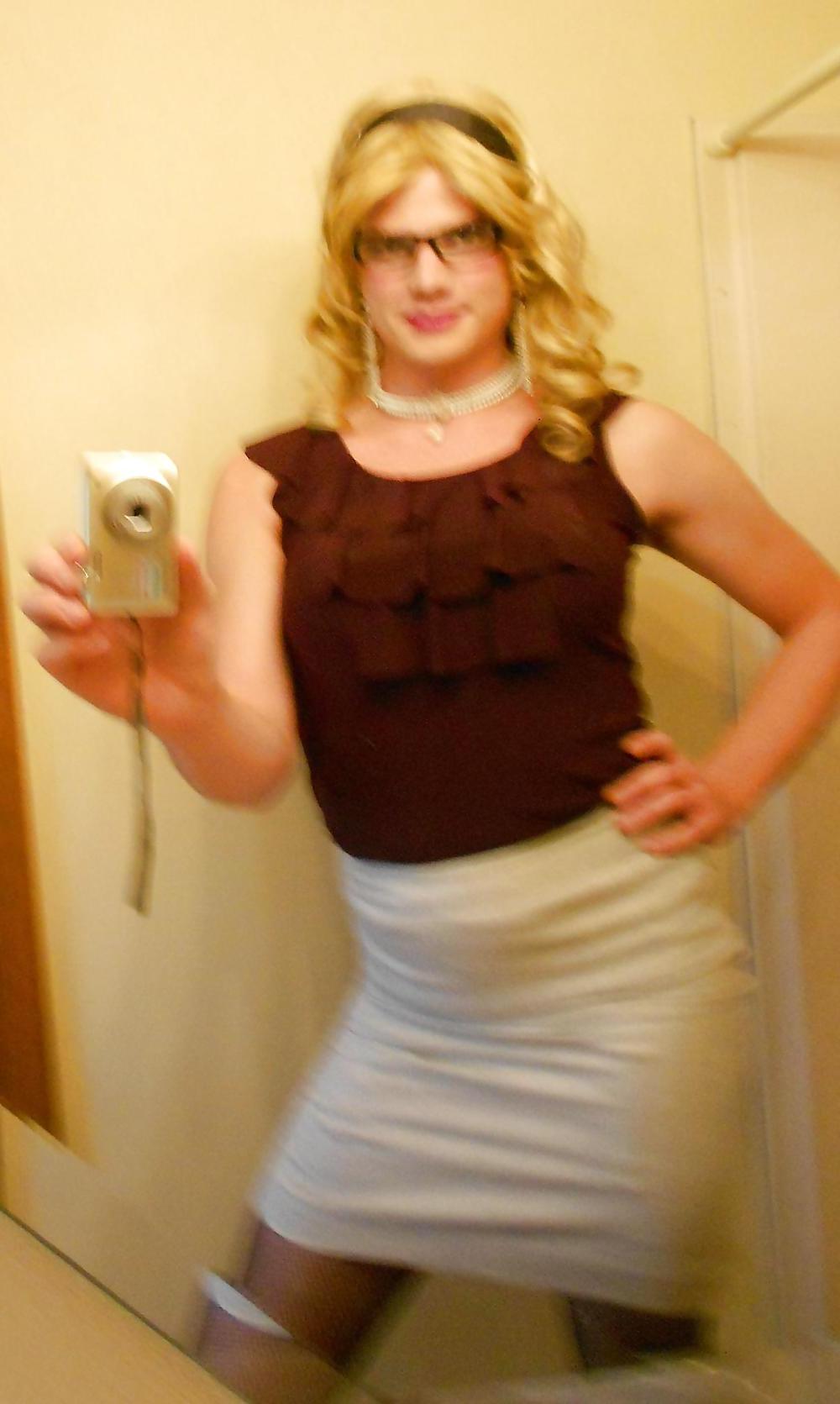 25P Sissy Vanessa Librarian