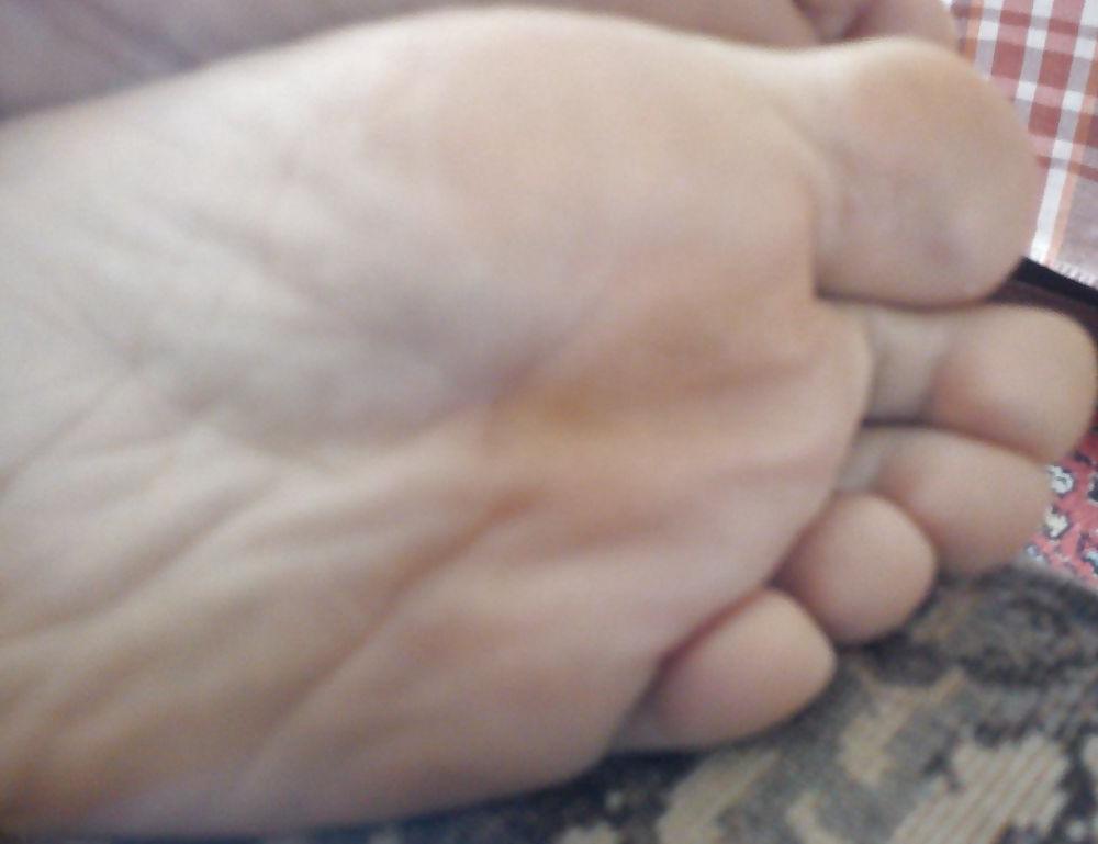 5P My moms feet pics