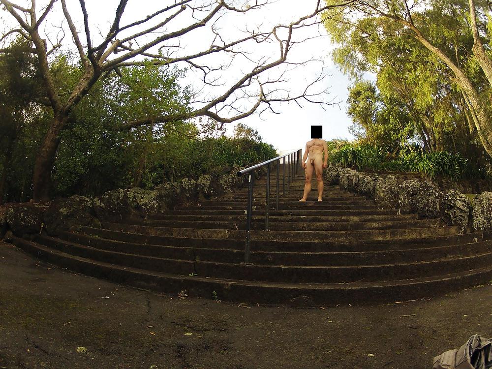 8P Naked In The Park