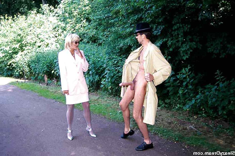 20P Voyeur - blowjob and fuck in the woods