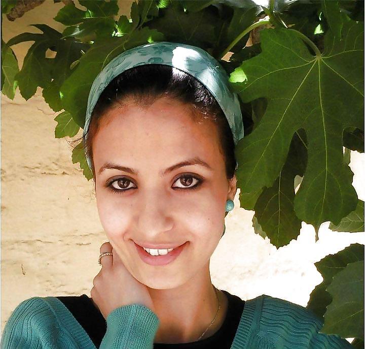 14P Another arab slut at home