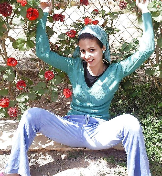 14P Another arab slut at home