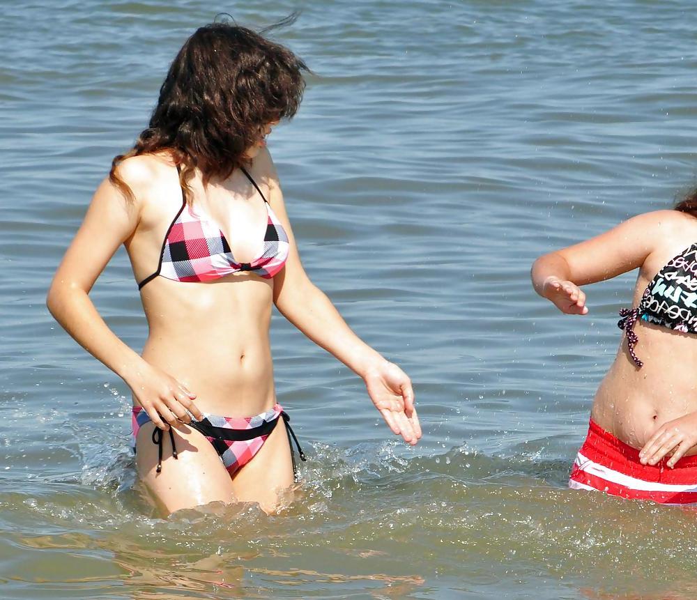 8P Montreal , Canada - At the beach with HEAVY LENS