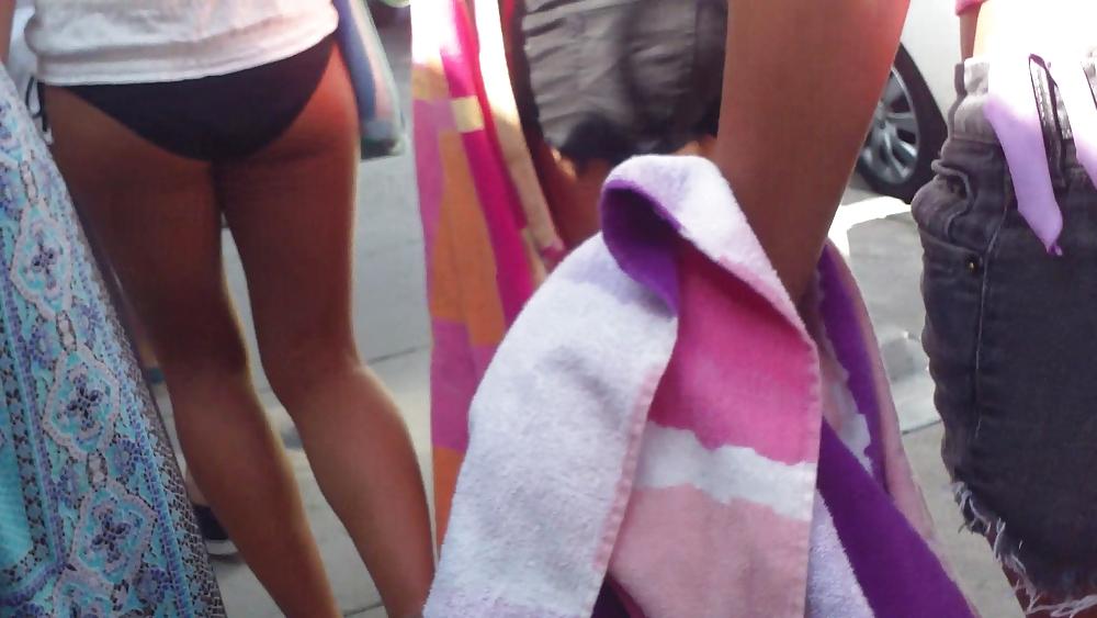 25P Butts & ass in bikinis at the beach part 3