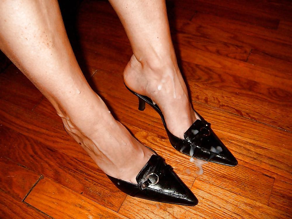 9P THE ILLUMINATI'S HIDEN FOOT FETISH ARCHIVES