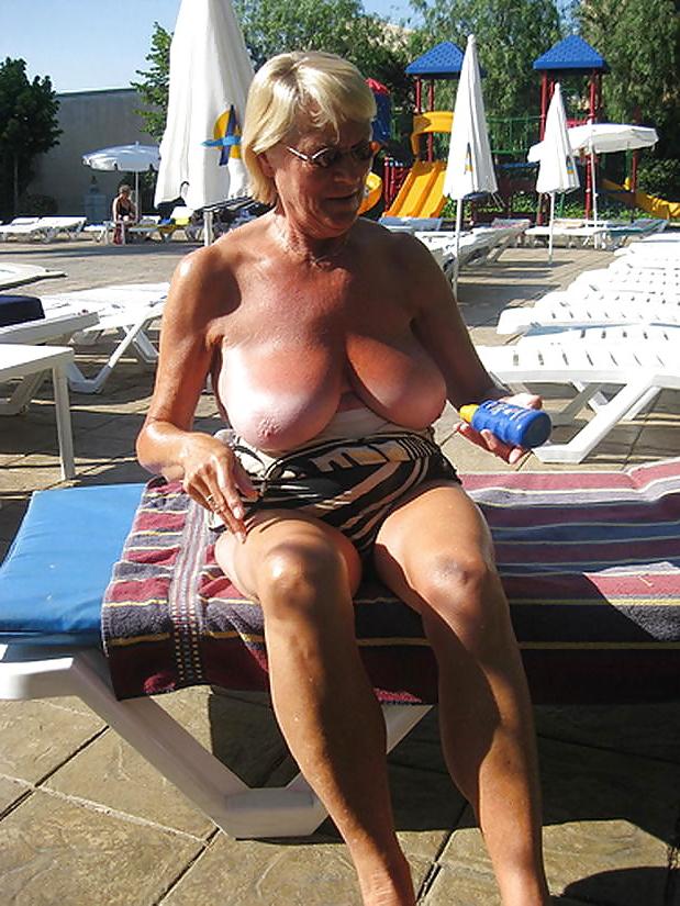 25P Grannies in holiday