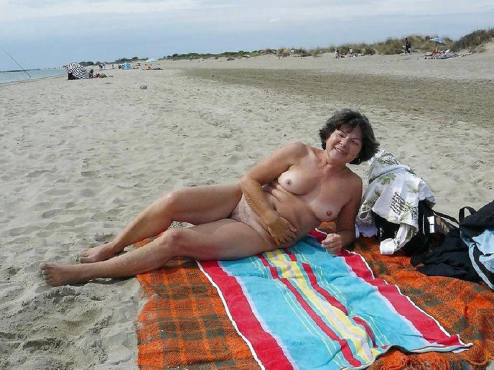 25P Grannies in holiday