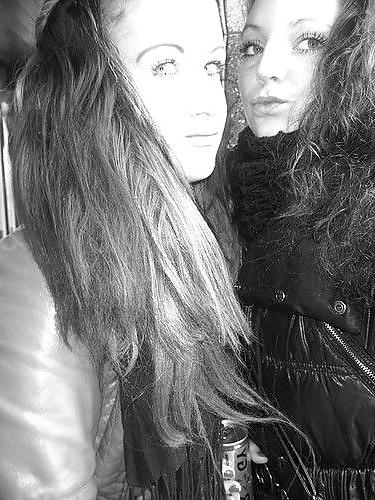 25P Blond dutch girls 