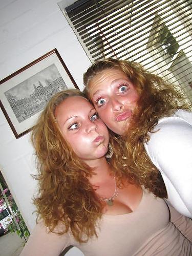 25P Blond dutch girls 