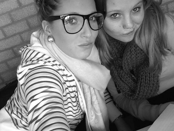 25P Blond dutch girls 
