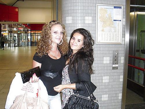 25P Blond dutch girls 