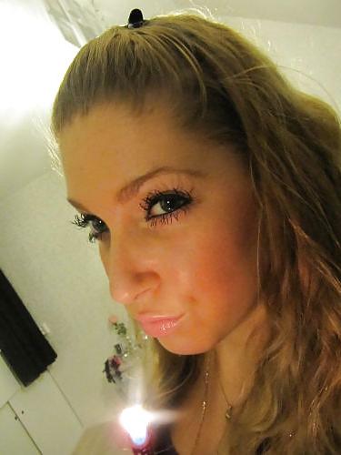 25P Blond dutch girls 