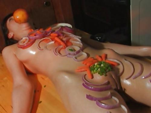 24P Girl on a Plate!