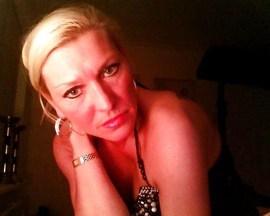 25P Dutch Milfs by Jerry