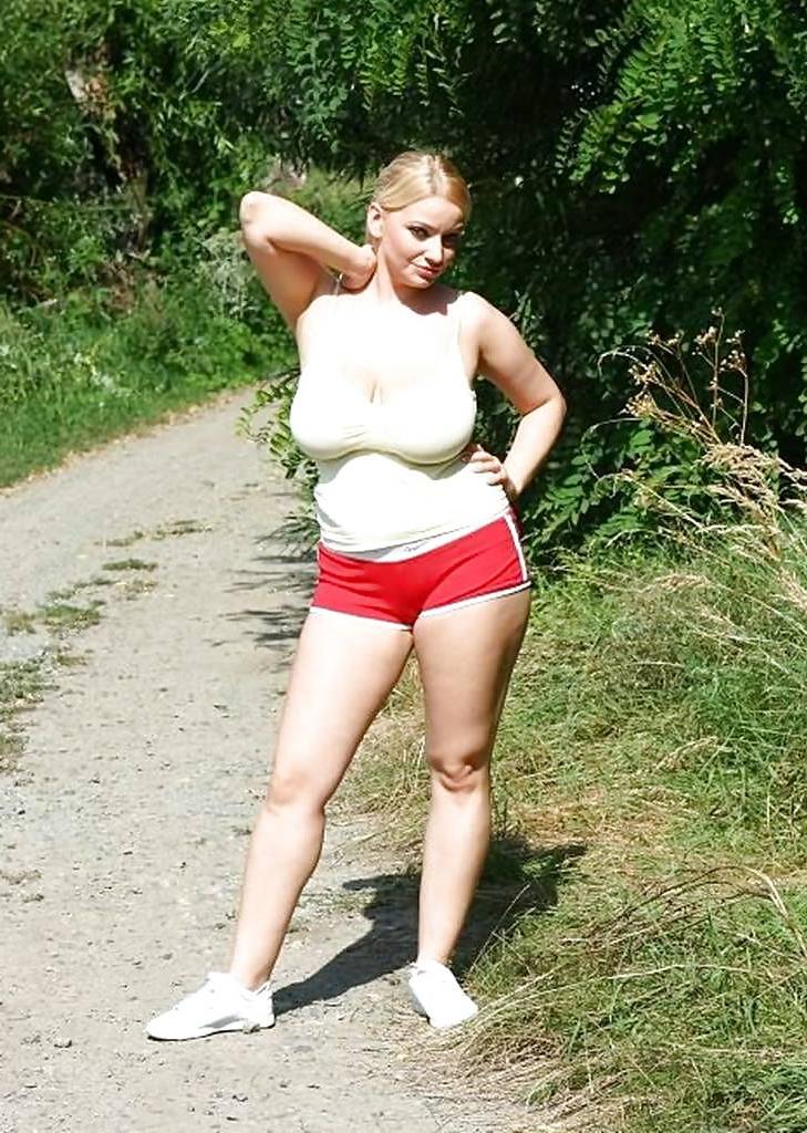14P Blonde With Big Tits In The Park