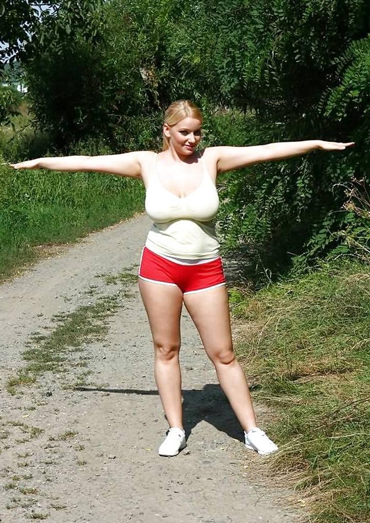 14P Blonde With Big Tits In The Park