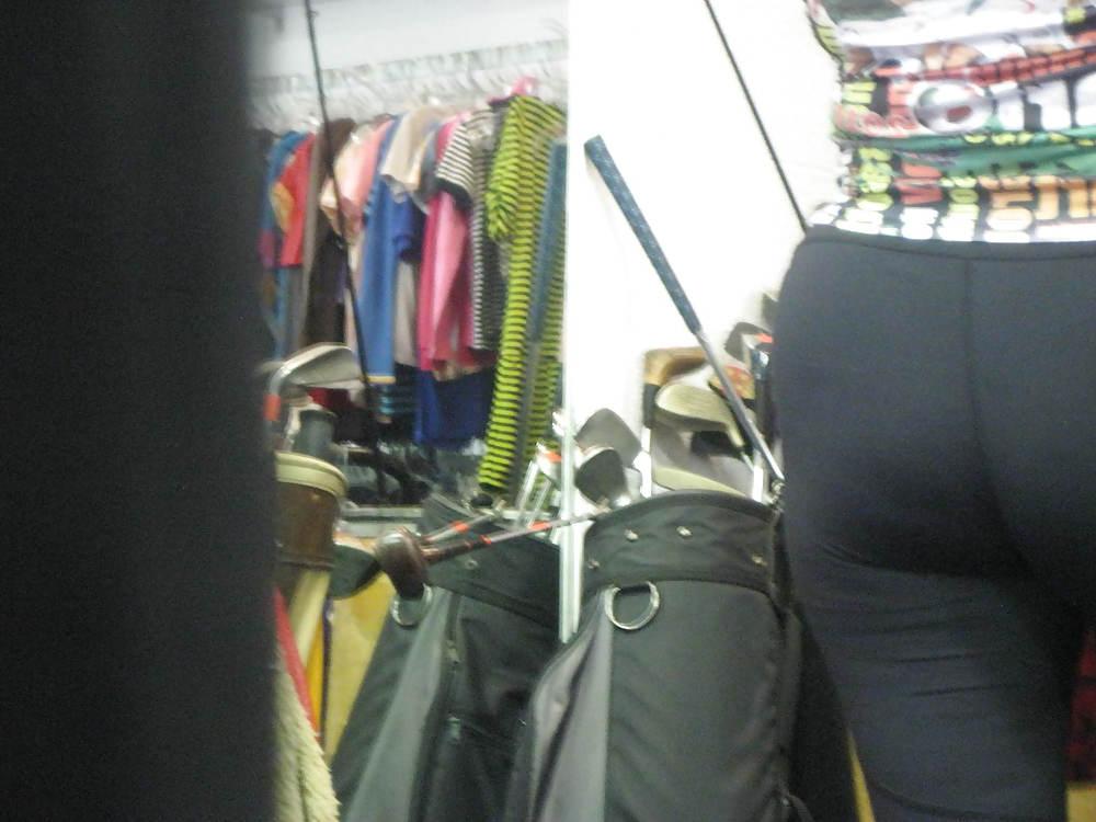 23P Plump MILF in Lycra Pants