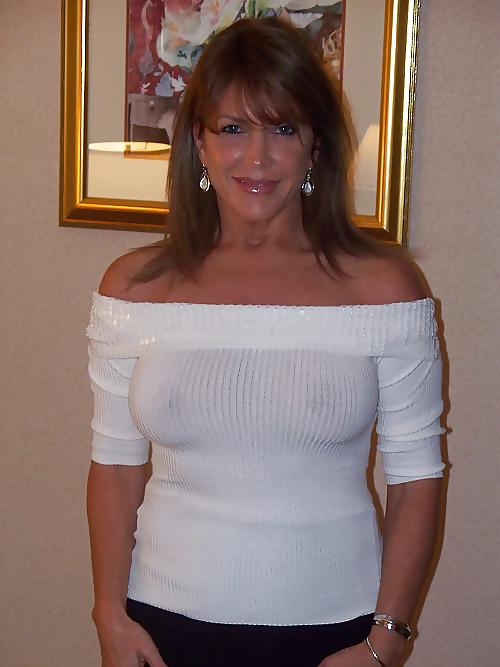 10P The Milf Files