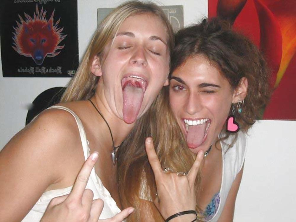 20P Chicks With Freakishly Long Tongues 5