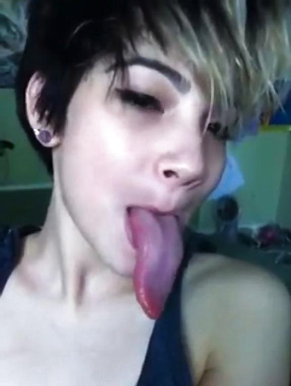 20P Chicks With Freakishly Long Tongues 5