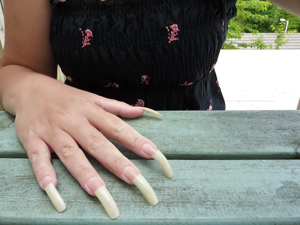 25P Zoccole con unghie lunghe. Long Nails
