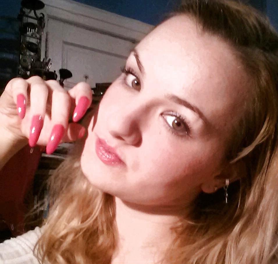 25P Zoccole con unghie lunghe. Long Nails